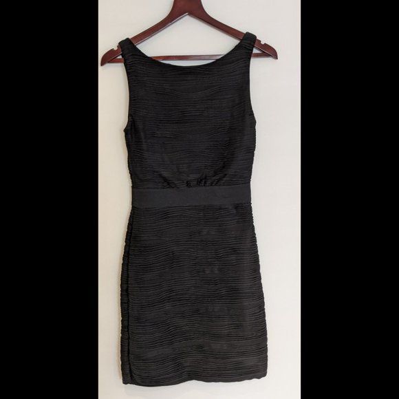 H&M Sleeveless Bodycon Round Scoop Neckline Crepe Lined Dress Black … - Picture 2 of 8